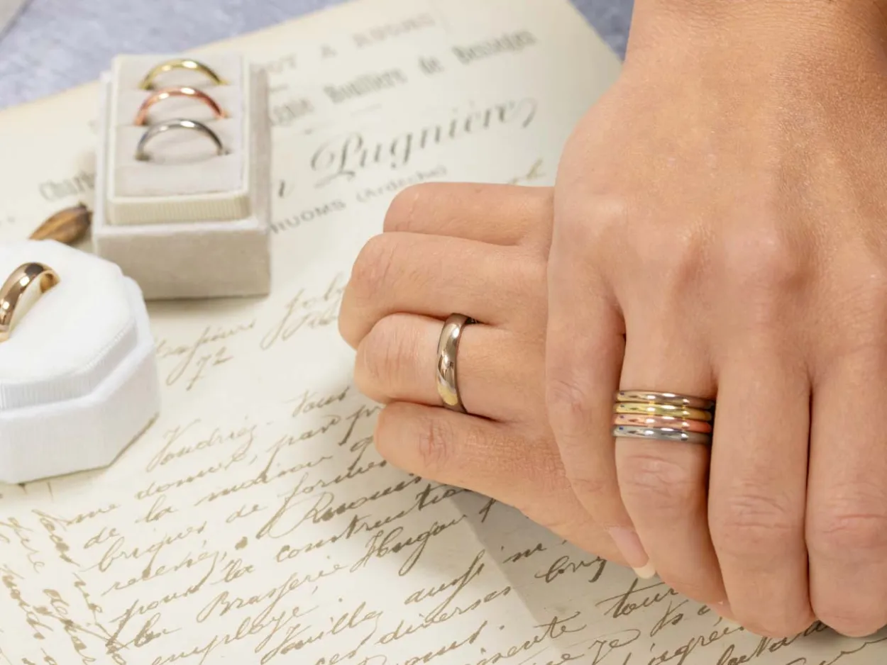18ct Hazelnut Gold Court Wedding Ring 2.0mm, Size M, 2.5g Medium-weight, Hallmarked, Wall Thickness 1.53mm, 100% Recycled Gold