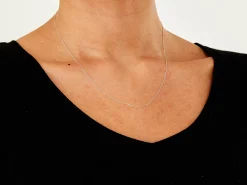 9ct White Gold 0.5mm Diamond Cut Curb Chain 18