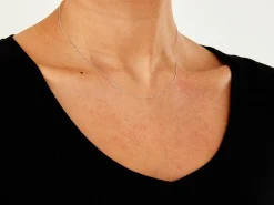 9ct White Gold 0.5mm Diamond Cut Curb Chain 16
