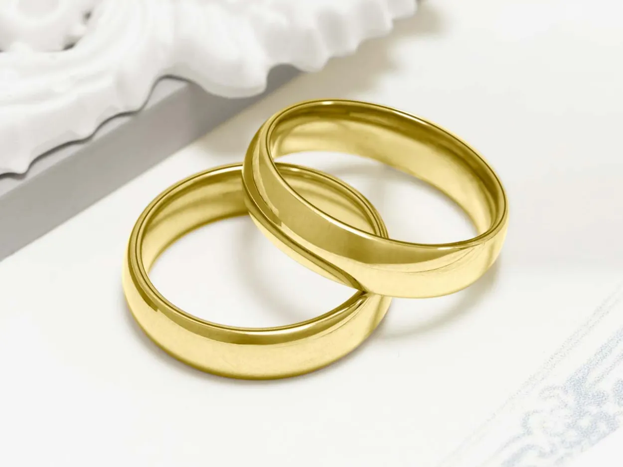 18ct Yellow Gold Court Wedding Ring 6.0mm, Size U, 4.62g Super Lightweight, Laser Hallmarked, Wall Thickness 2.0mm, 100% Recycled Gold