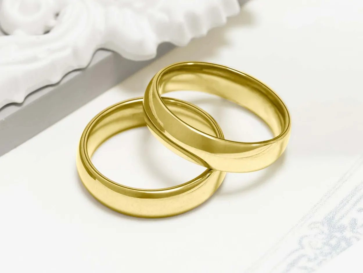 18ct Yellow Gold Court Wedding Ring 5.0mm, Size K, 3.08g Super Lightweight, Laser Hallmarked, Wall Thickness 1.8mm, 100% Recycled Gold