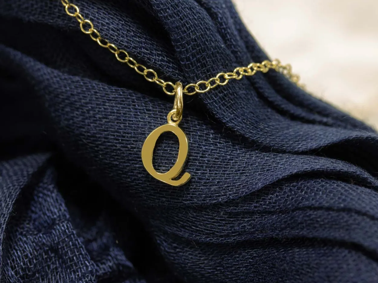 9ct Yellow Gold Letter Q Initial Charm