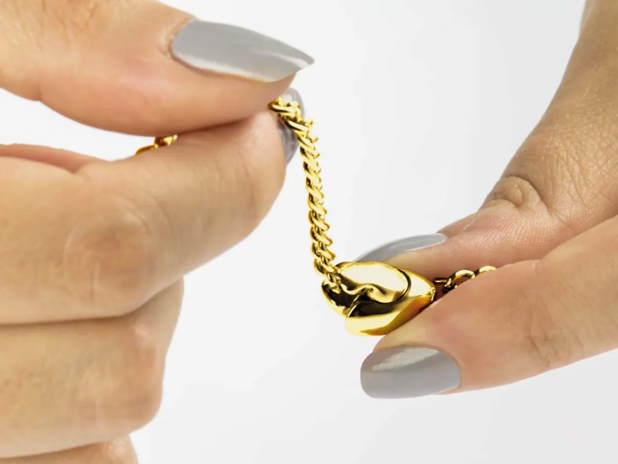 9ct Yellow Gold Magnetic Clasp Oval 10x5mm