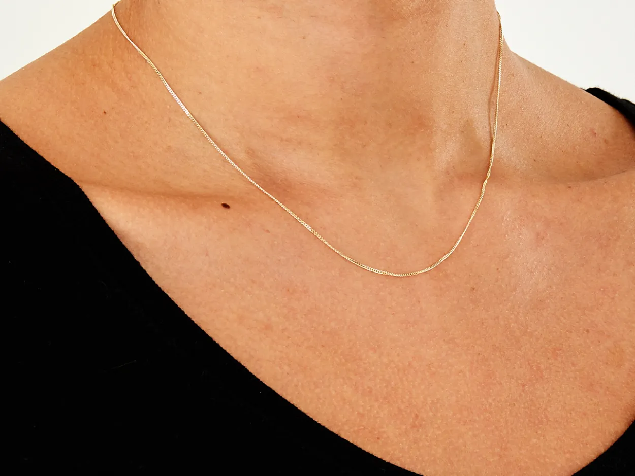 9ct Yellow Gold 0.8mm Diamond Cut Curb Chain 16"/40cm Light Unhallmarked