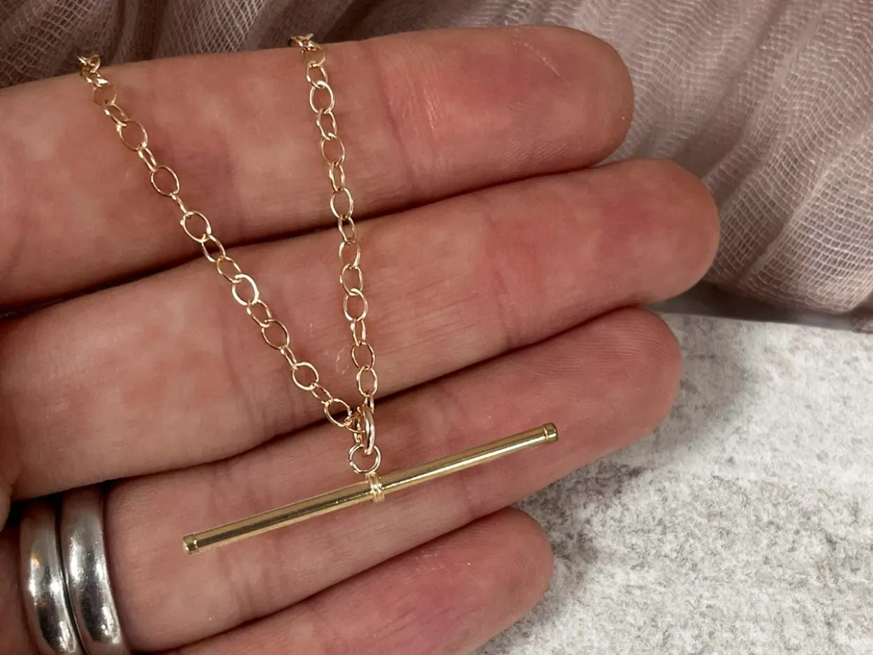 9ct Yellow Gold T-bar 37mm X 1.8mm