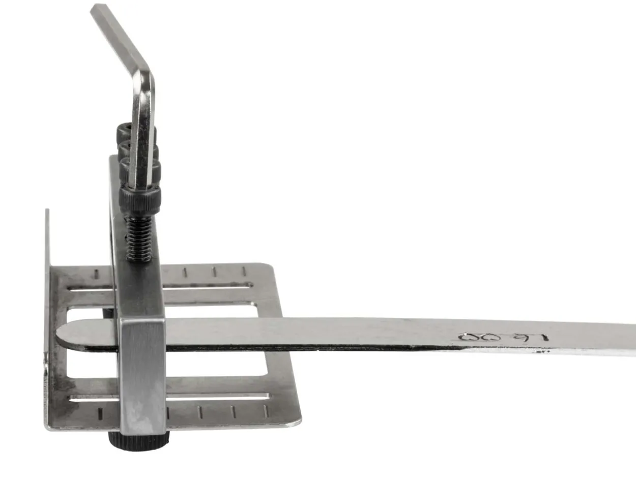 Deluxe Riveting 4 Hole Metal Punch