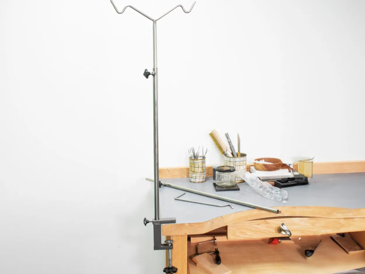 Double Hanging Motor Stand