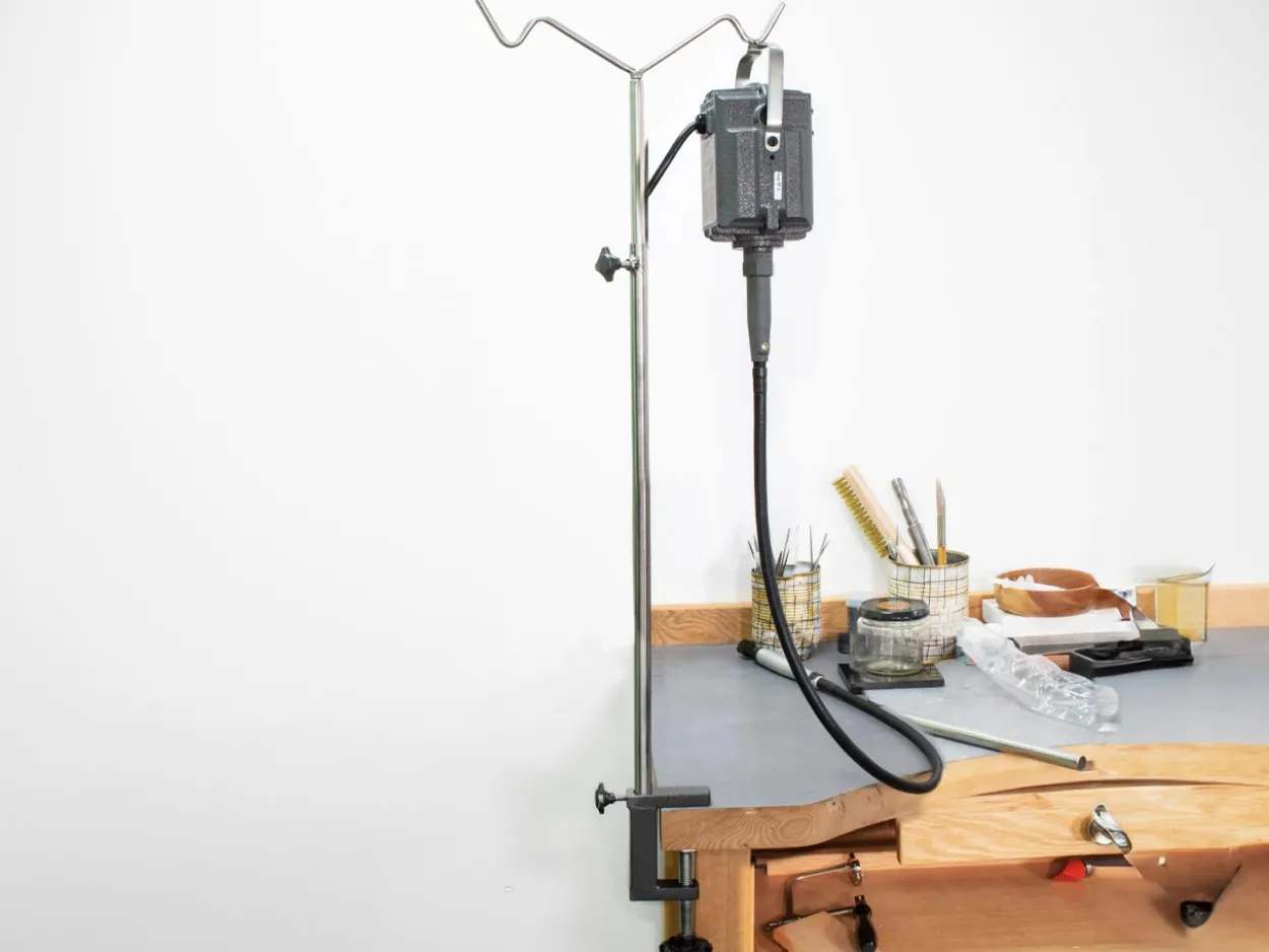 Double Hanging Motor Stand