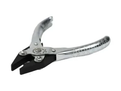 Maun Flat Nose Pliers 140mm/5.5" Parallel Action, With Smooth Jaws