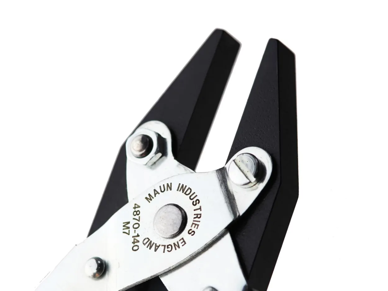 Maun Flat Nose Pliers 140mm/5.5" Parallel Action, With Smooth Jaws