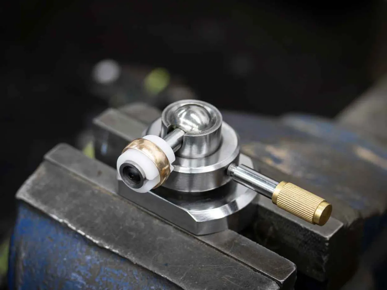 360° Rotating Inside Ring Holder With 5 Delrin Dies