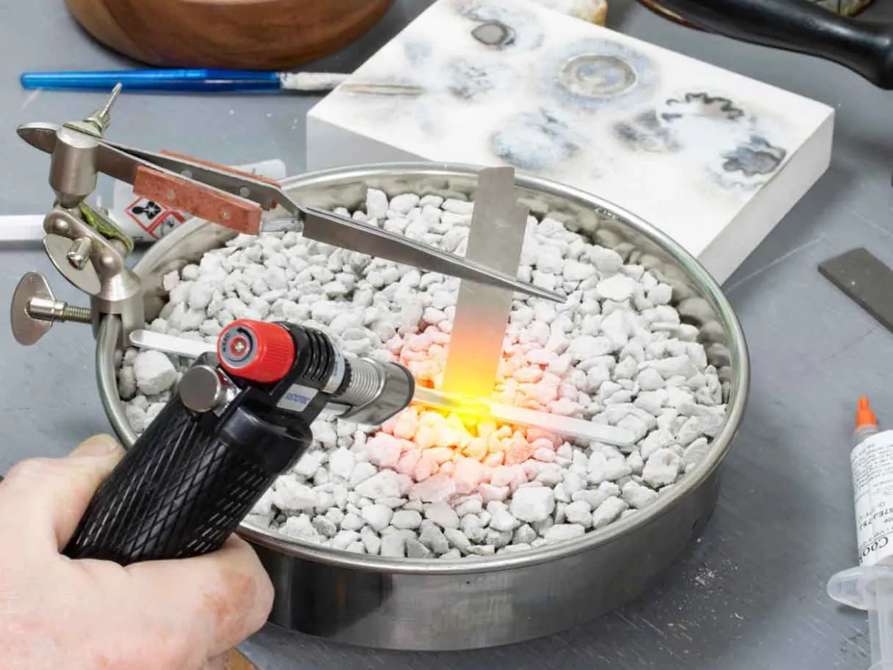 Soldering Station With Tweezer And Pumice